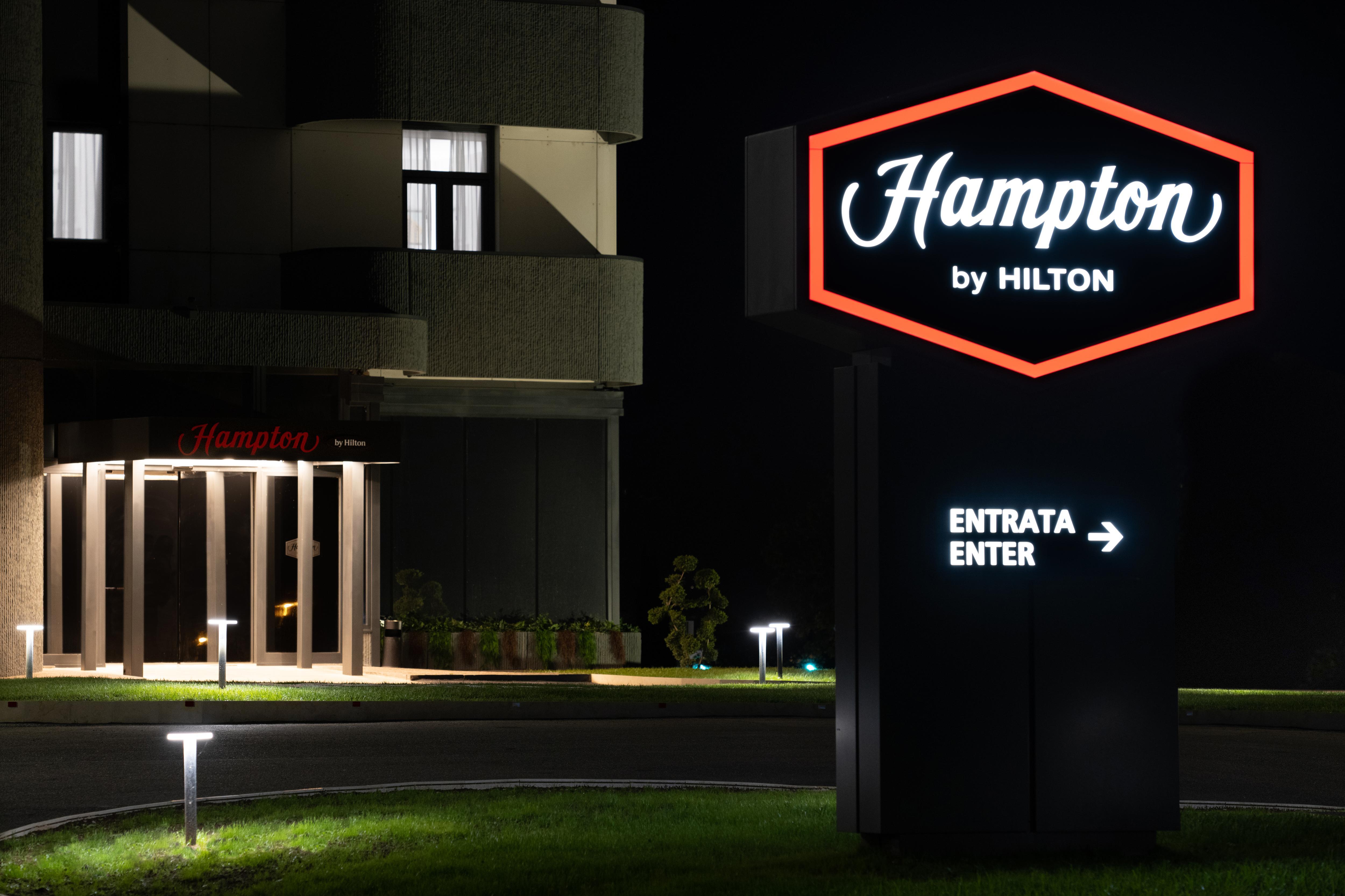 Hampton By Hilton Rome North Фиано Романо Екстериор снимка