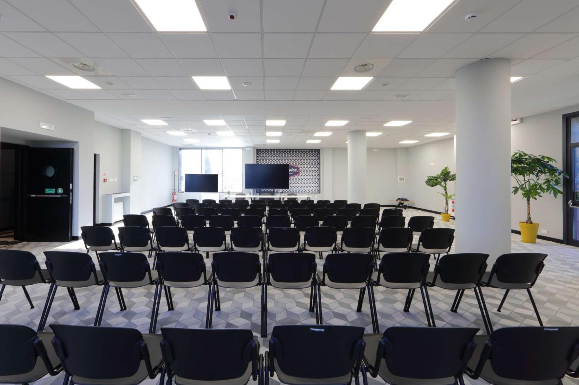 Hampton By Hilton Rome North Фиано Романо Екстериор снимка