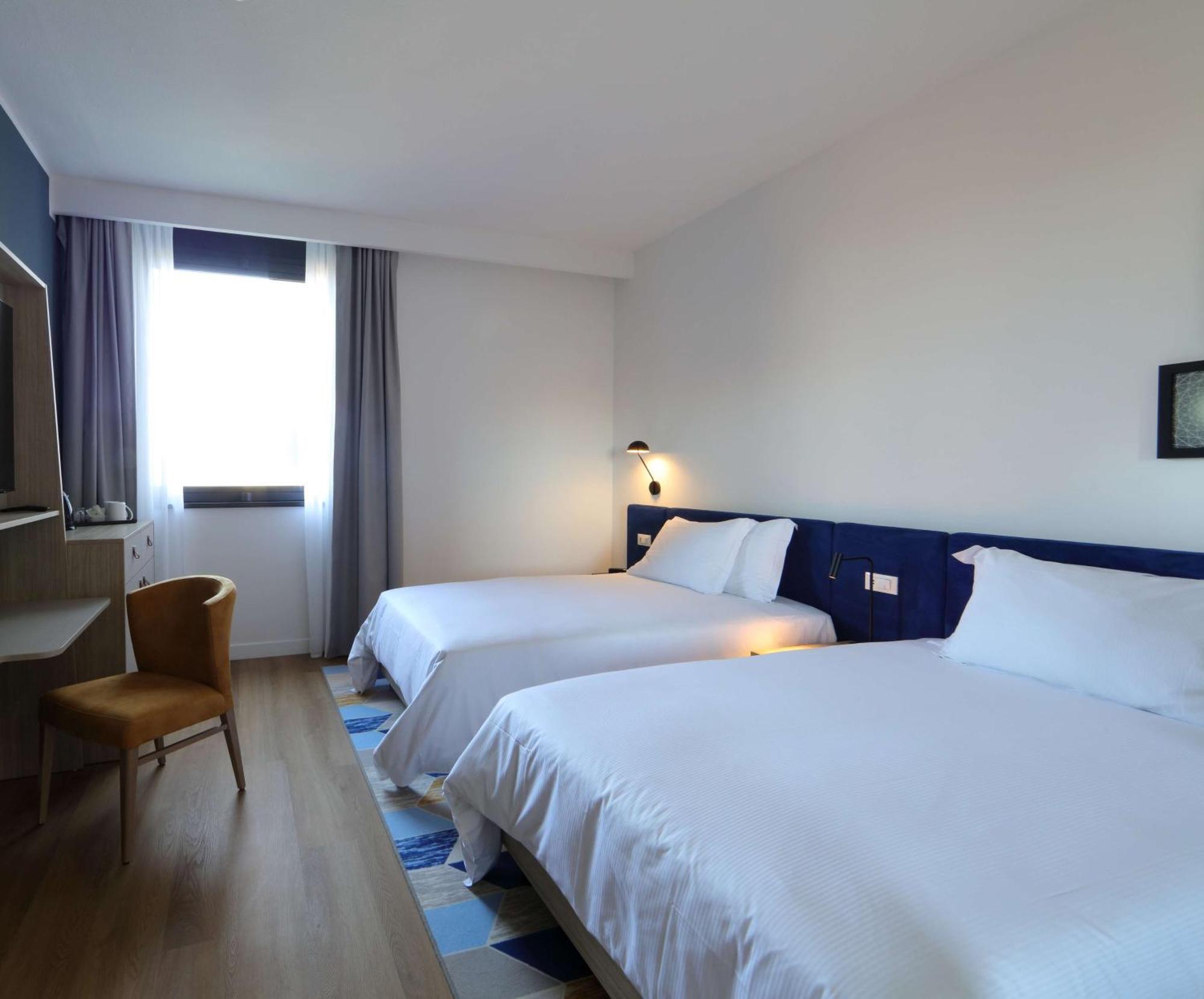 Hampton By Hilton Rome North Фиано Романо Екстериор снимка