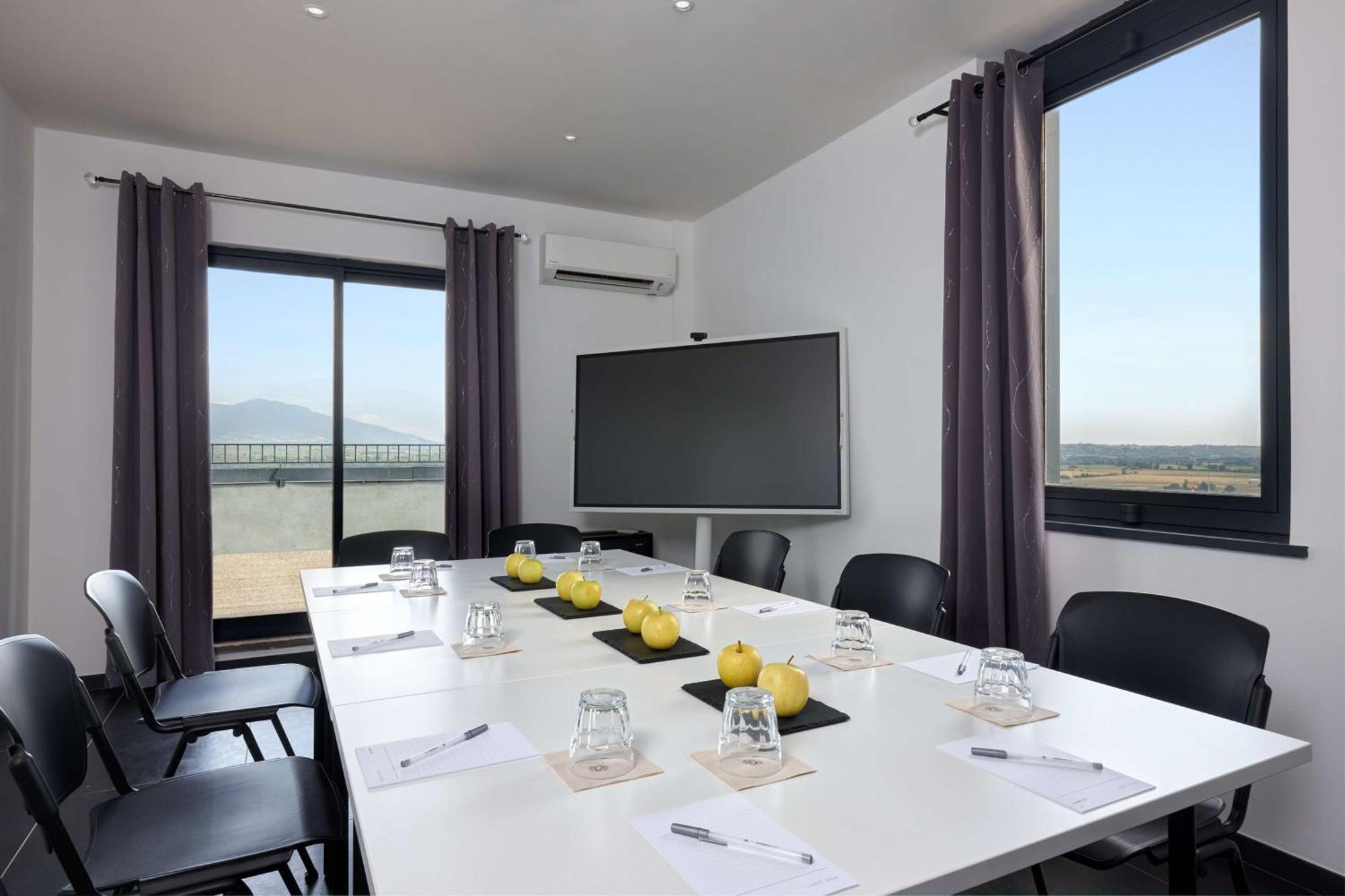 Hampton By Hilton Rome North Фиано Романо Екстериор снимка