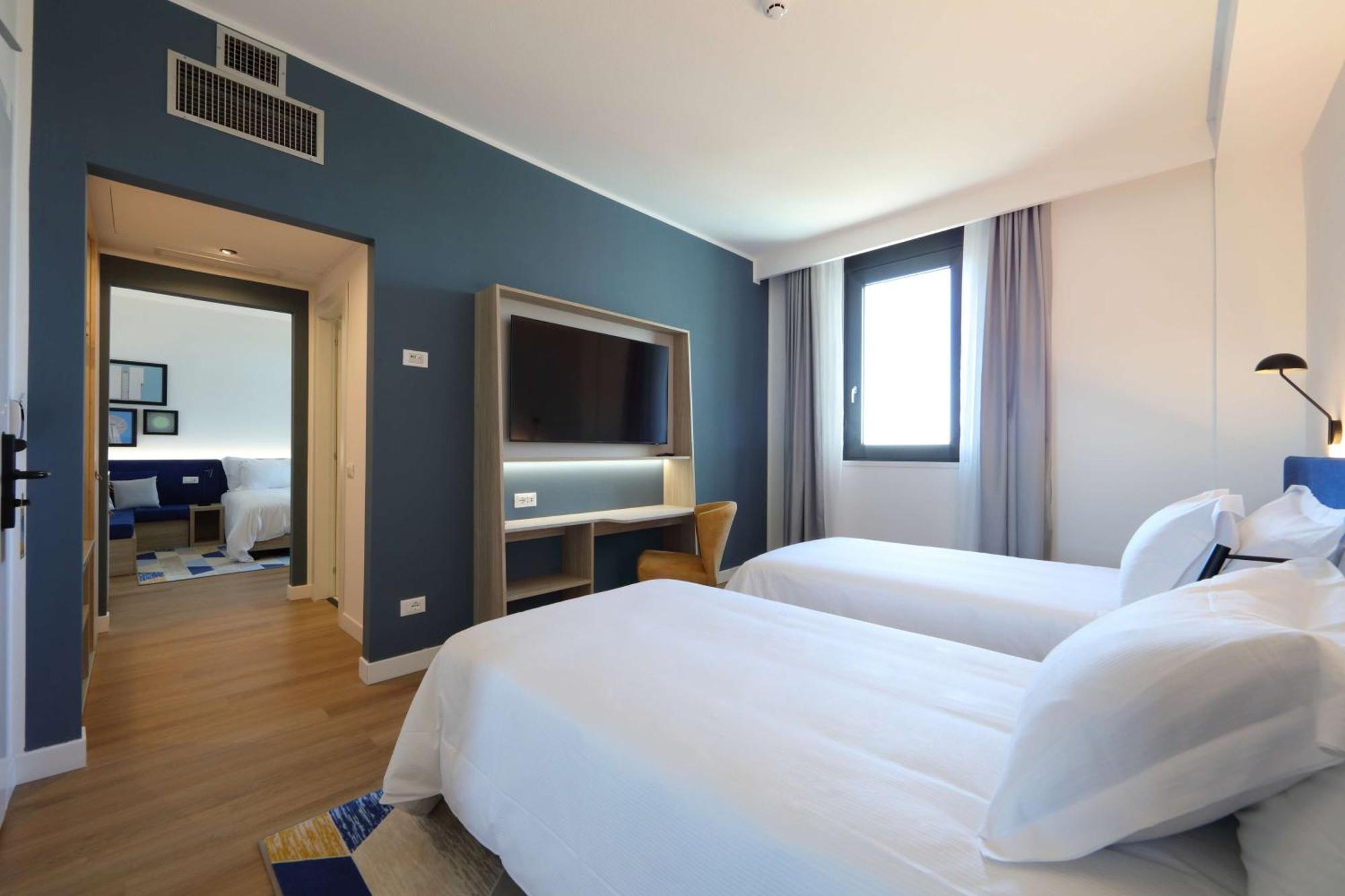 Hampton By Hilton Rome North Фиано Романо Екстериор снимка